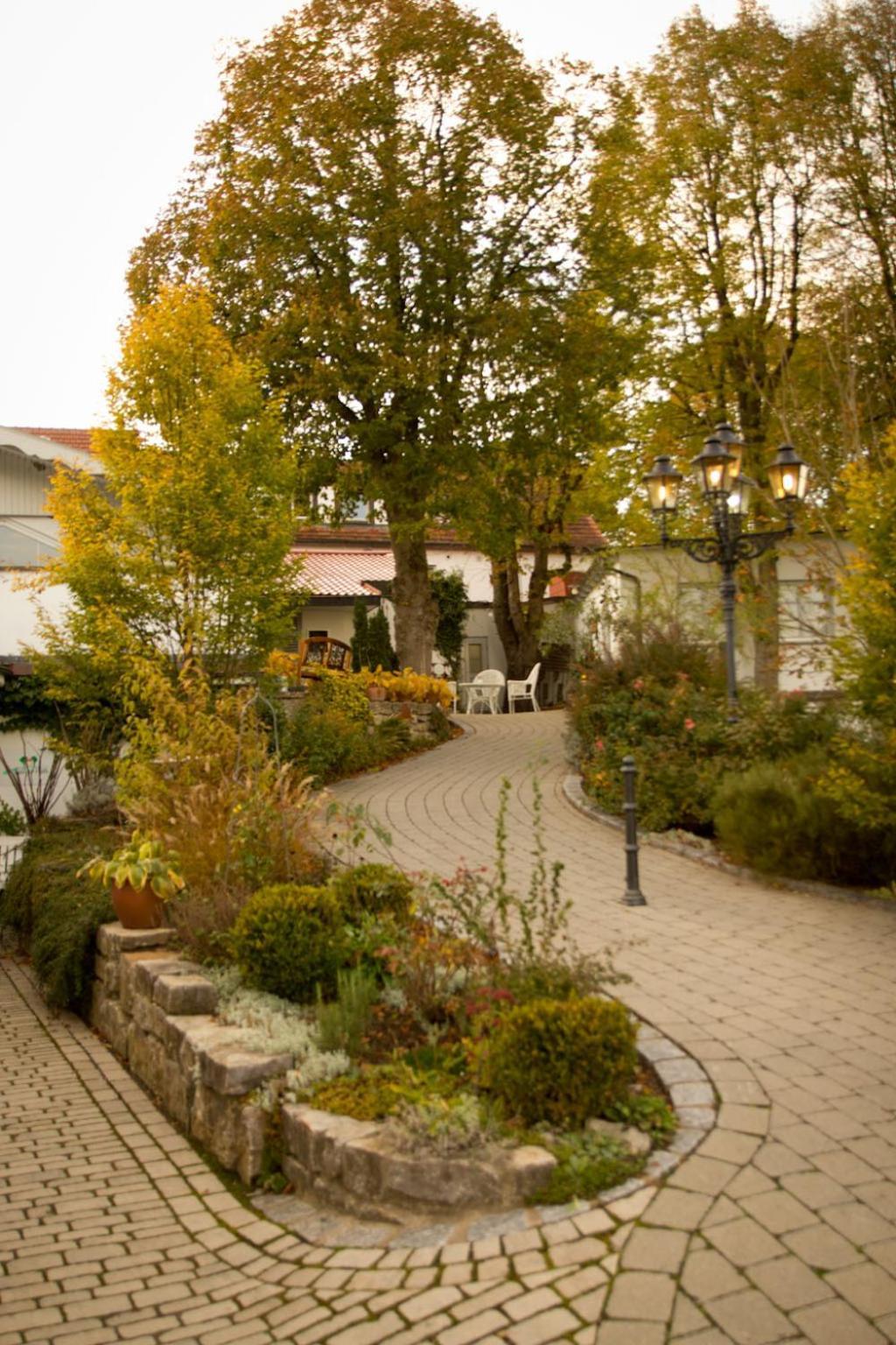 Altes Kurhaus Landhotel Trabelsdorf ภายนอก รูปภาพ