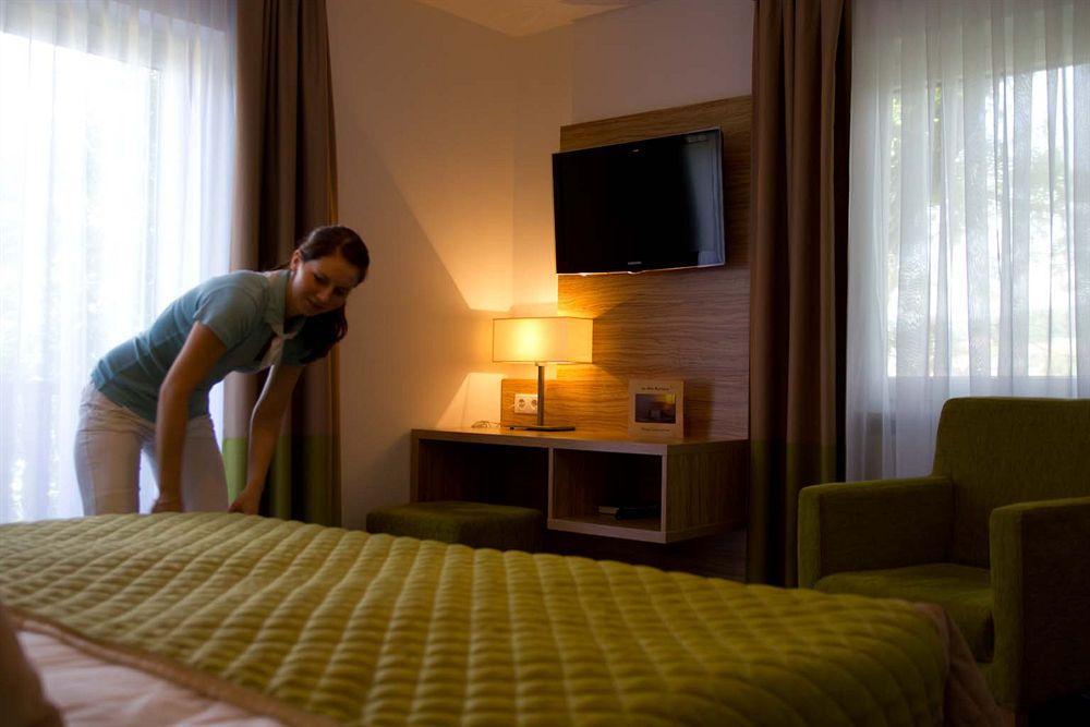 Altes Kurhaus Landhotel Trabelsdorf ภายนอก รูปภาพ