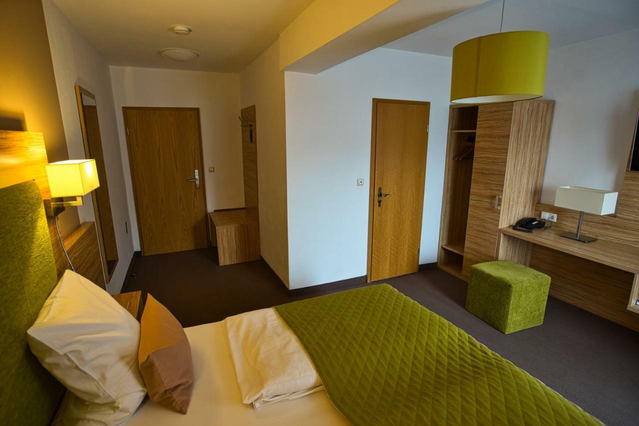 Altes Kurhaus Landhotel Trabelsdorf ภายนอก รูปภาพ